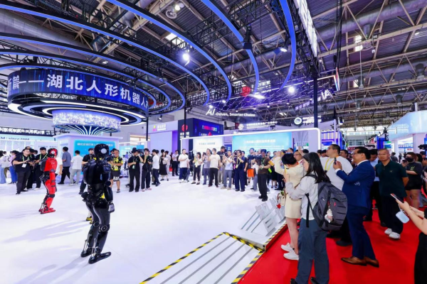在线配资公司 发展人形机器人不是“爽文”，有一种清醒叫从“羞于”到“敢于”